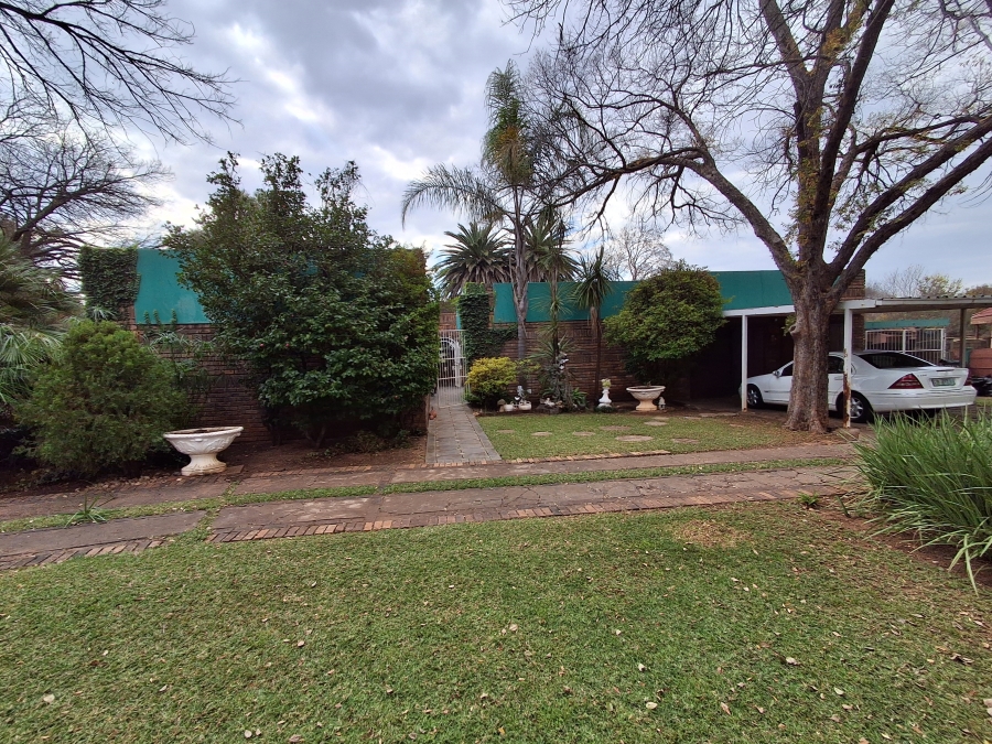 4 Bedroom Property for Sale in Stilfontein Ext 3 North West